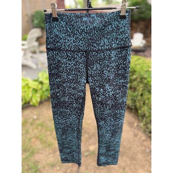 Lululemon Wunder Under Crop HR 21" Daisy Dust Illuminight Black Size 4 - Picture 3 of 10